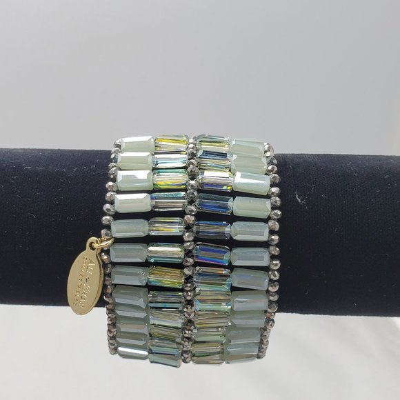 ALI KHAN mint glass beaded stretch bracelet with gift box - Picture 3 of 5